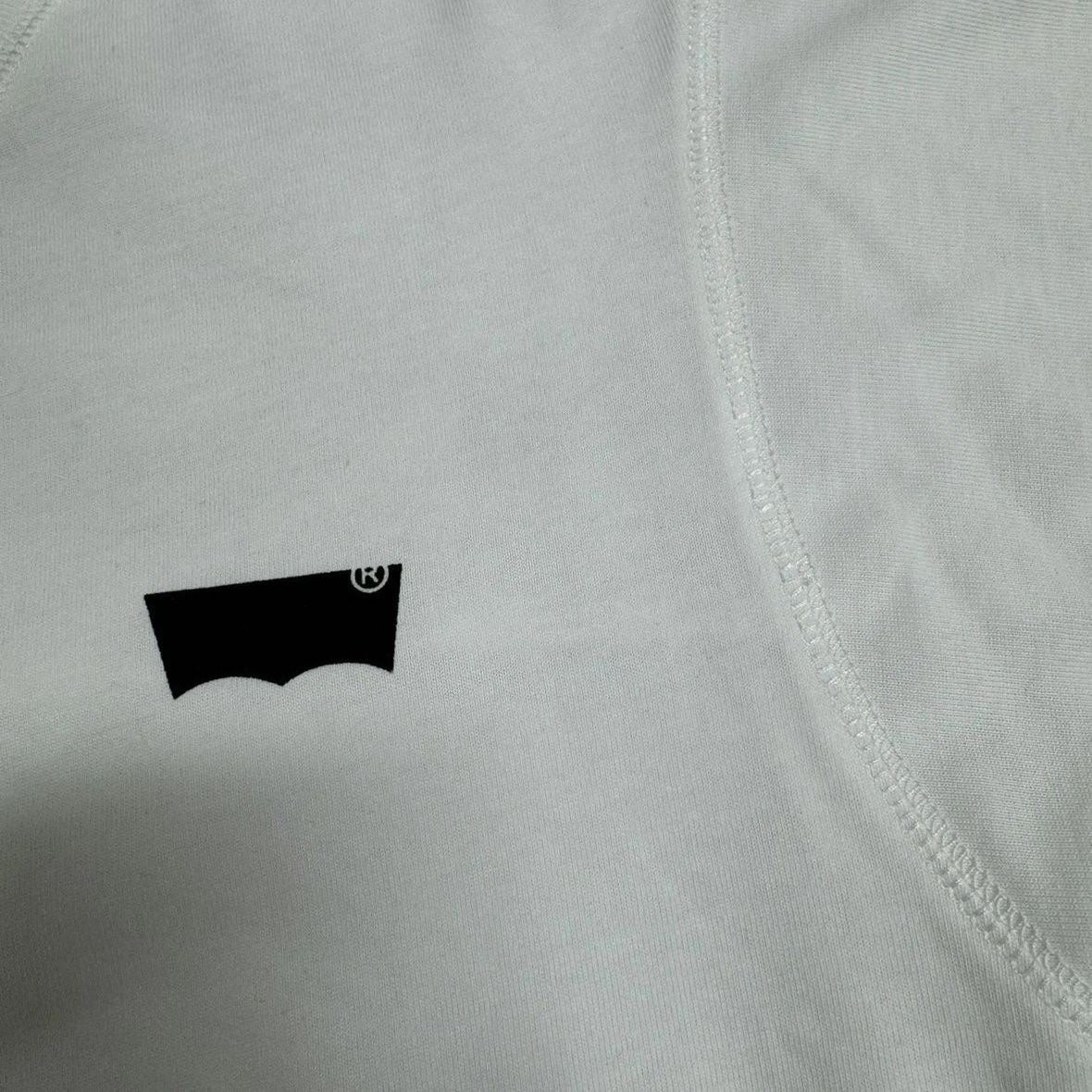 Levi's Men's White Short Sleeve Crewneck T-Shirt with Black Batwing Logo
